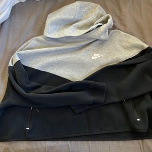 Nike tech cropped sweatshirt